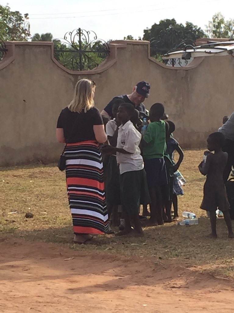 Super cool to hang w solid bro @LouisCario today/night in #Gulu..! The @THRIVEGulu crew & kids loved him, thx LC! https://t.co/7xyedHgyQp