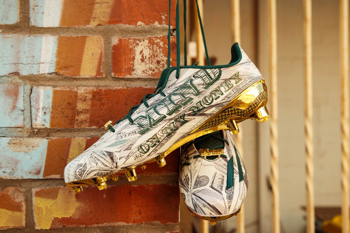 keep ur mind on ur money n ur money on ur mind ! new #SnoopCleat at https://t.co/iWuf9eugCS ! @adidasfballus https://t.co/UQf3p6c3EN