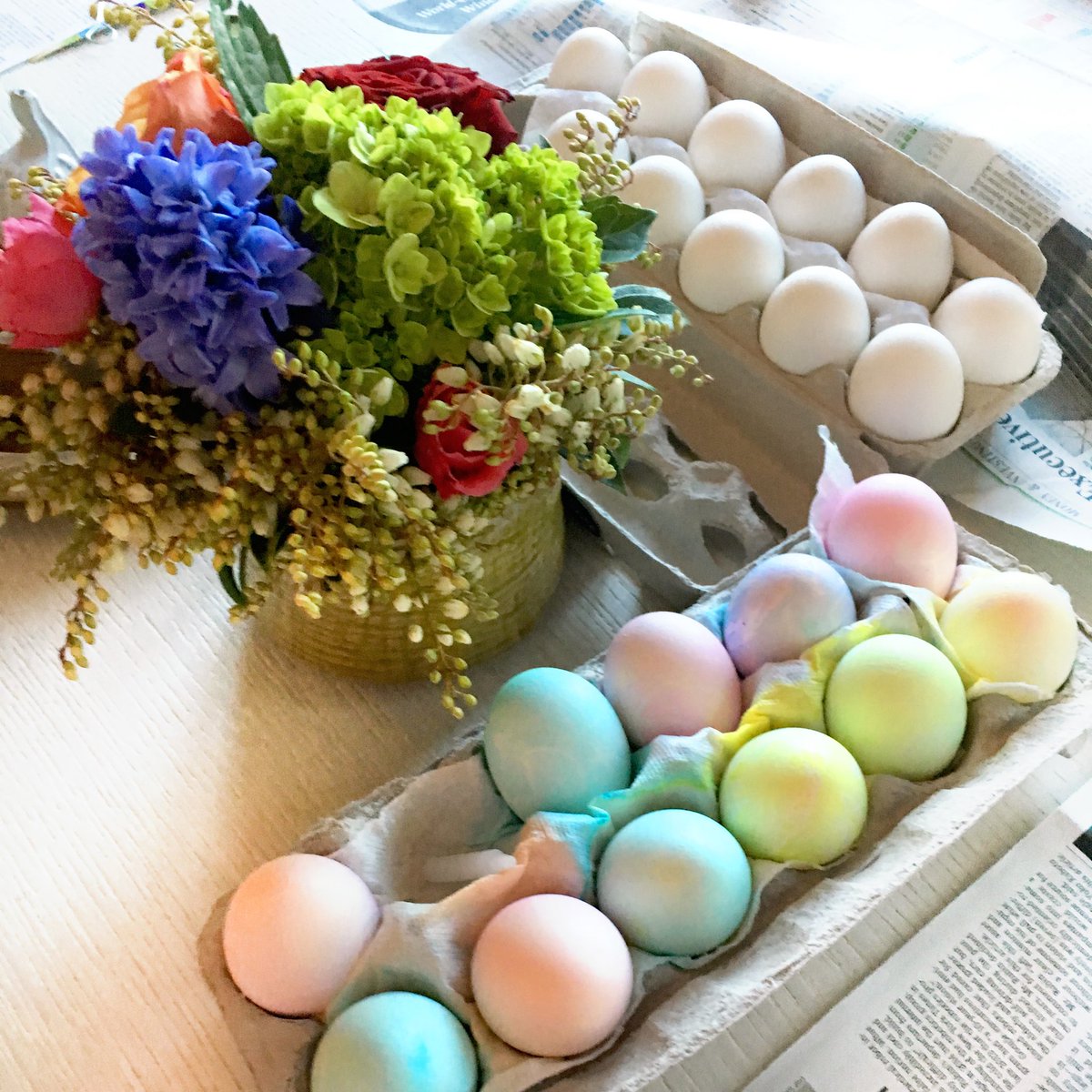 And so it begins... ???????????? #EasterEggHunt #FriYay #Eggscellent https://t.co/6xIIK52fQN