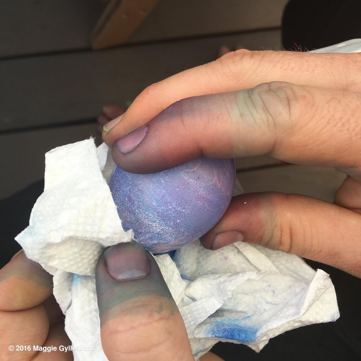 Dying Easter eggs with @petersarsgaard #BlackAndBlue https://t.co/2nMZVS8Ofs