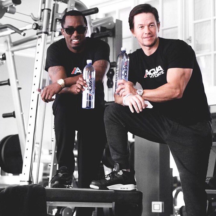 Try me and @markwahlberg's new elevated alkaline pH level water @aquahydrate! #tryit  #LetsGO #balance #HYDRATE https://t.co/DuASl11zpP