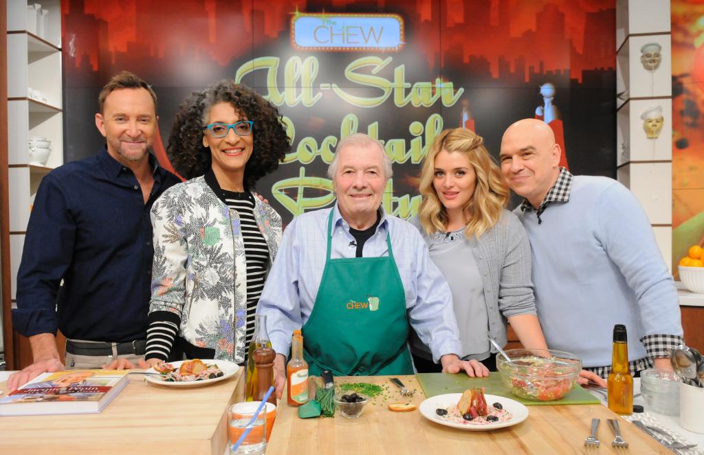 RT @thechew: Cocktails fly when you're having fun! Join #TheChew's dazzling cocktail party with @KellyRowland & @Jacques_Pepin! https://t.c…