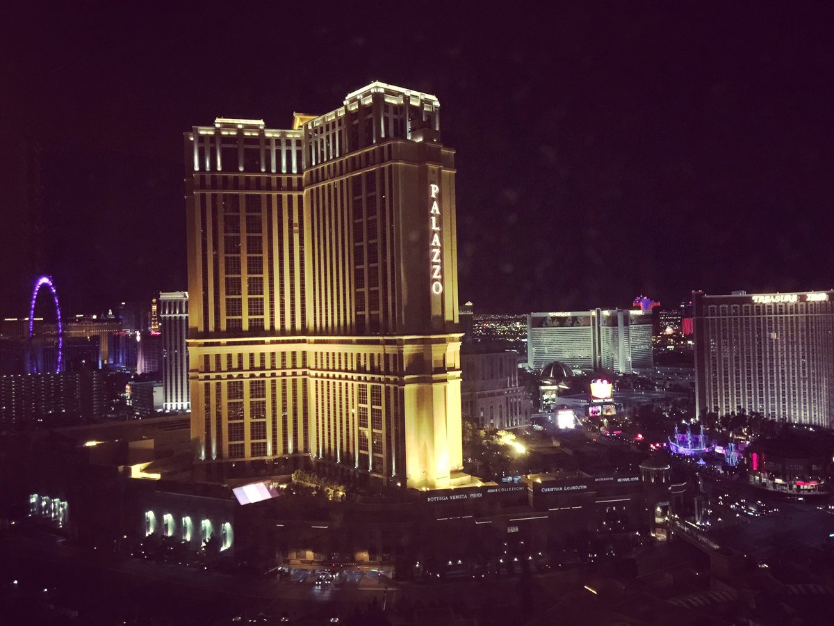 alexanderpeh: Good Night OR Good Morning #LasVegas. n#MagentoImagine 2016 https://t.co/NvrIR3l08N