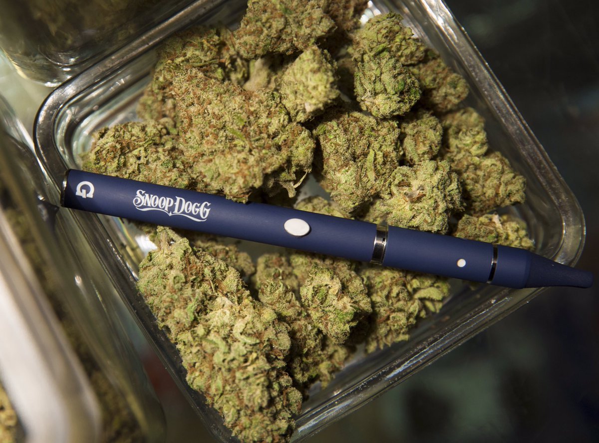 #puffpuffpasstuesdays what u smokn on ? Get that #doublegseries #GSLIM @gpen !! $19.99 https://t.co/o41lhAe9JO https://t.co/8ISL19VRj3