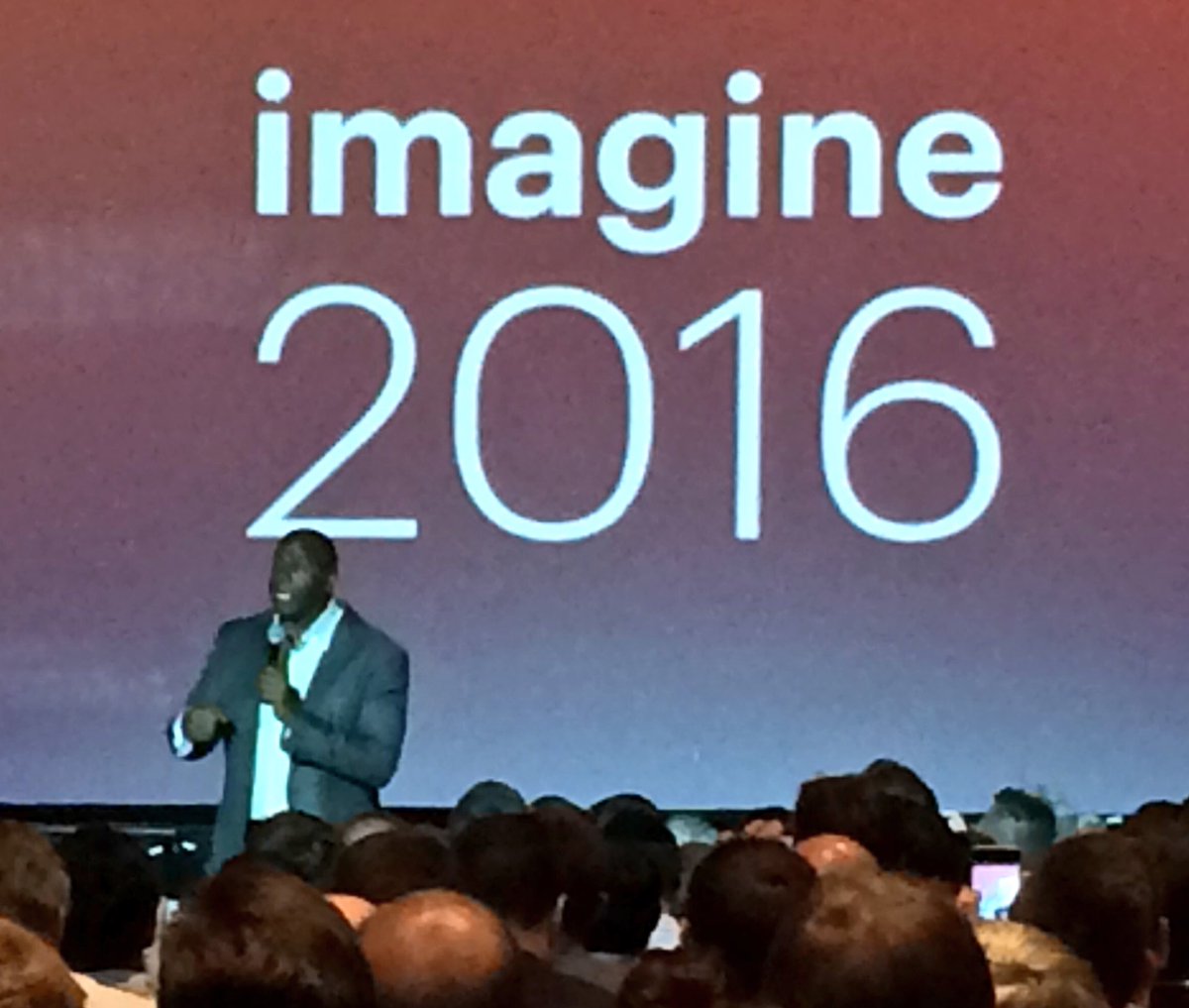 benjaminrobie: Mr. Magic Johnson #MagentoImagine https://t.co/TZQorUs8XI