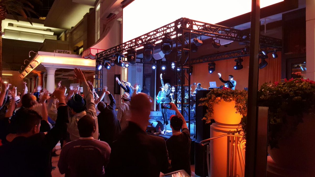 skuvault: We had a blast at the @EncoreBeachClub last night! Very cool setup, live music, the works! #MagentoImagine https://t.co/3gwZZbrG31