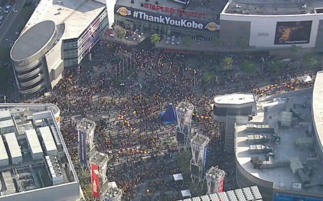 RT @TheNBACentral: The crowd outside of Staples.... Insane.

#MambaDay https://t.co/Bf6wPhCZUT
