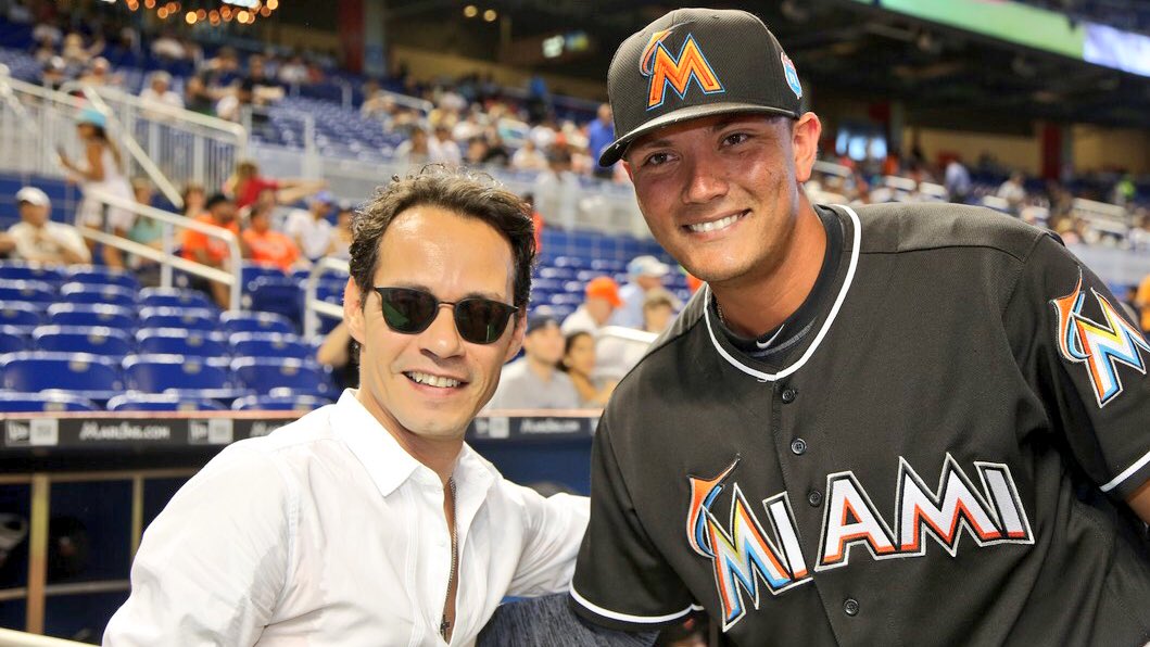 RT @MarlinsPark: Is @MarcAnthony loving @MarlinsPark? I Need To Know! ???? https://t.co/96t3tgr48Q