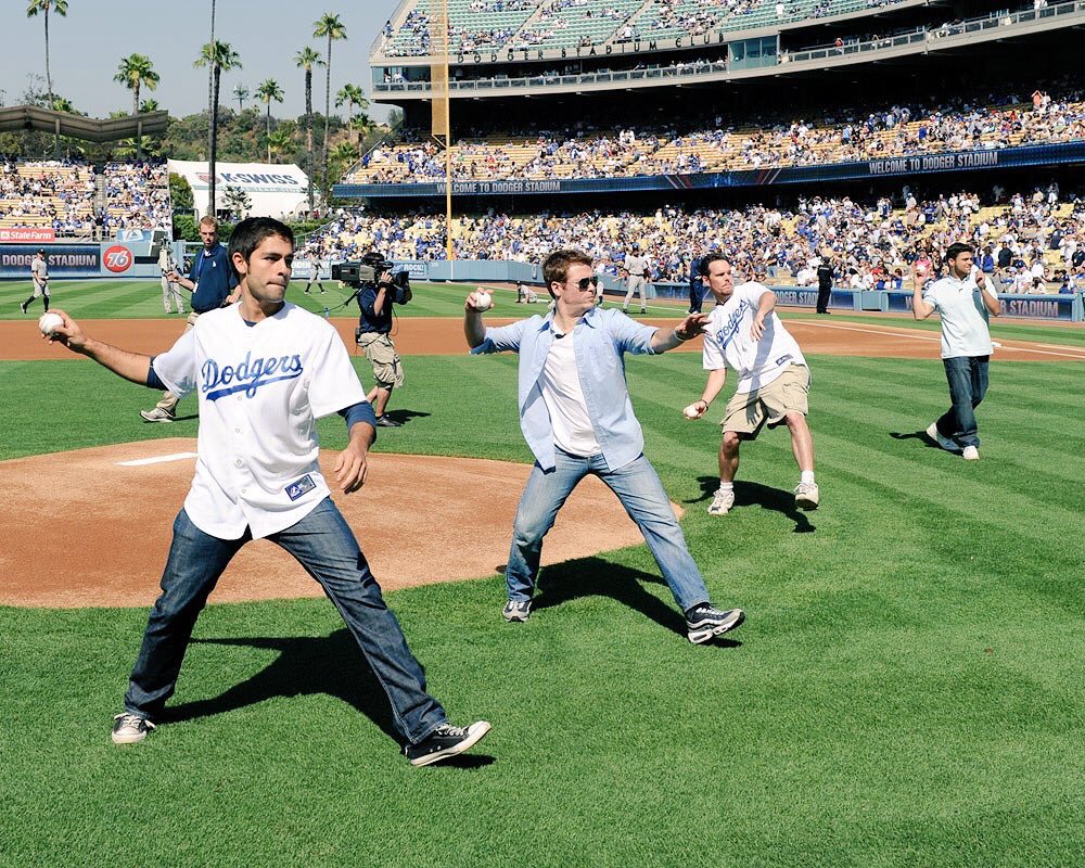 My man @adriangrenier didn't go full wind up https://t.co/WECD79oyhX