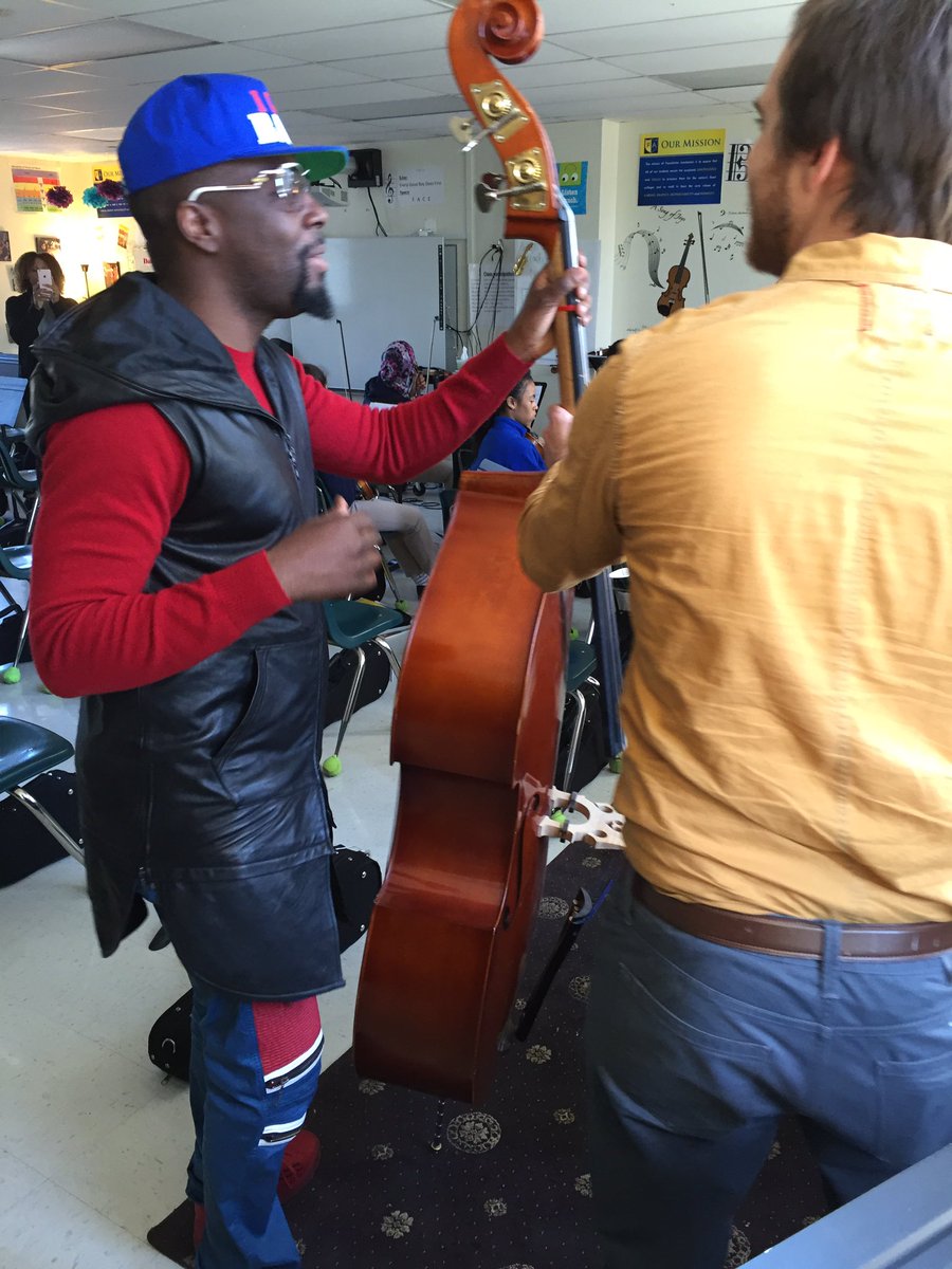 RT @LaurenDawnFox29: When @wyclef stops by @FoundationAcad to teach 8th grade music students! Oh, I'm here too! #iGotBars @FOX29philly http…