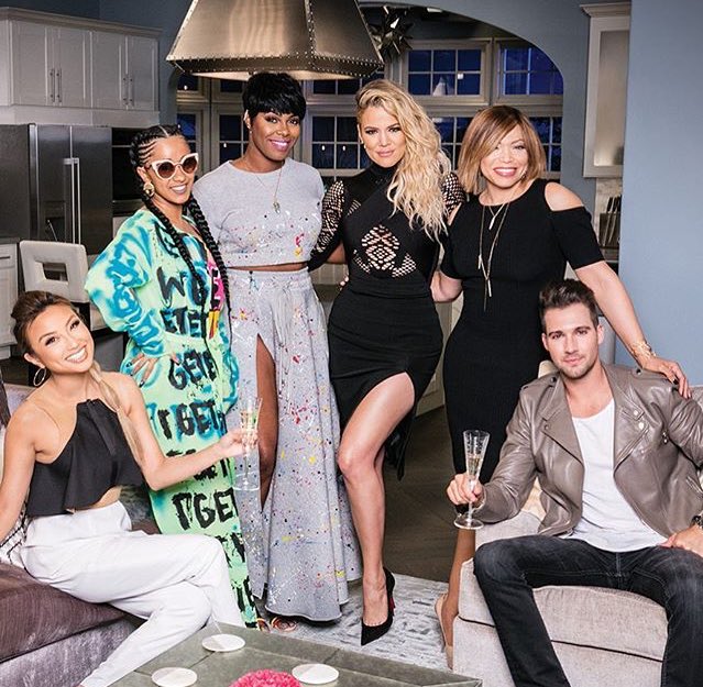 RT @Khlomoney98: Tune into #KocktailsWithKhloé NOW over on @FYI!! ???????????? @khloekardashian https://t.co/GzPnr9RMkd
