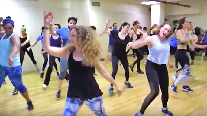RT @autismspeaks: VIDEO: Dance class Lights It Up Blue with @justinbieber's music for #autismawareness! >> https://t.co/24KYpQh6z9 https://…