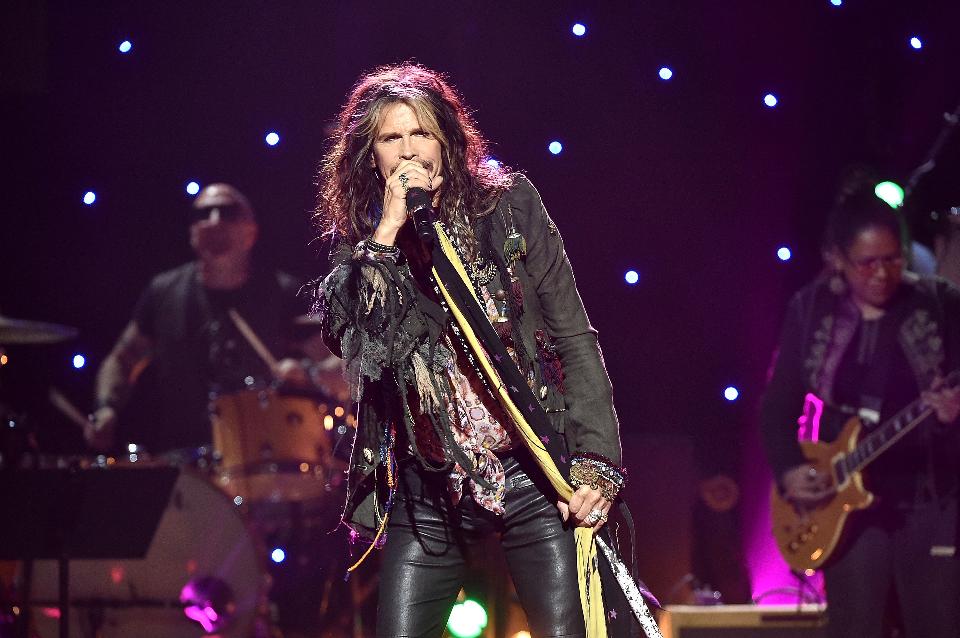 RT @Forbes: .@IamStevenT to perform intimate charity performance at Lincoln Center in May: https://t.co/Vzrp4M4HEE https://t.co/LkcQyLQi3C