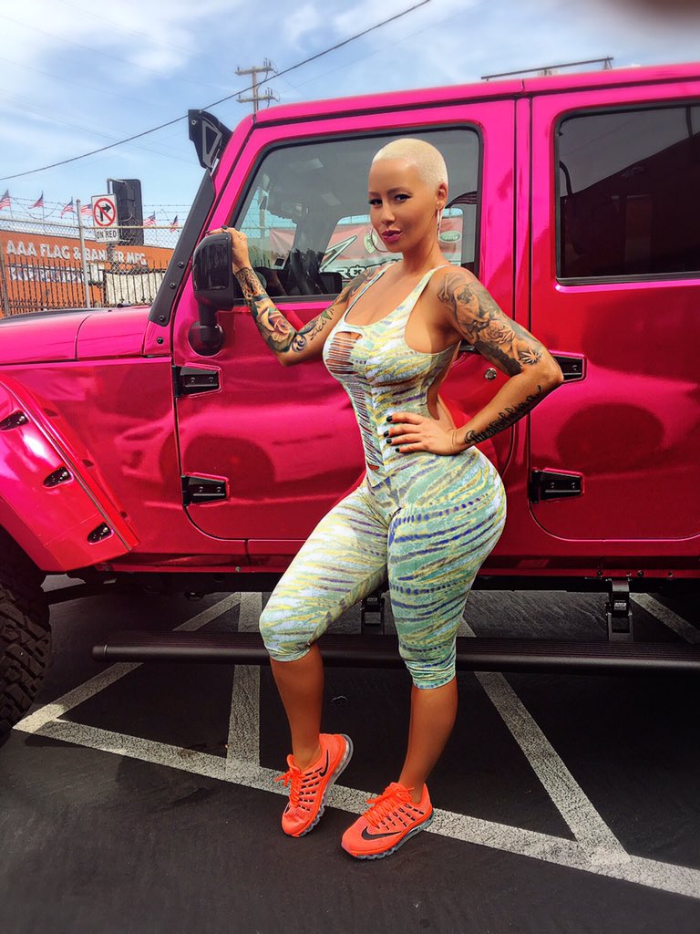 Thx again to @TEAMROADSTARR for making my jeep the prettiest Jeep in LA! #CromePink https://t.co/JFdBRIwhqQ