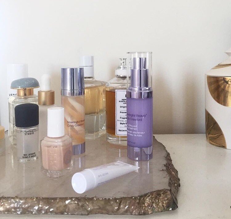 What's on your vanity table? #repost @MeaningfulBty https://t.co/6i0LdlE0cI https://t.co/0ZGcMZI1kC