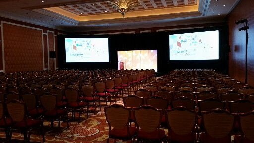 Tryzens: We're waking up bright and early for the first official day of #MagentoImagine #RoadToImagine https://t.co/p6m95Sb86F