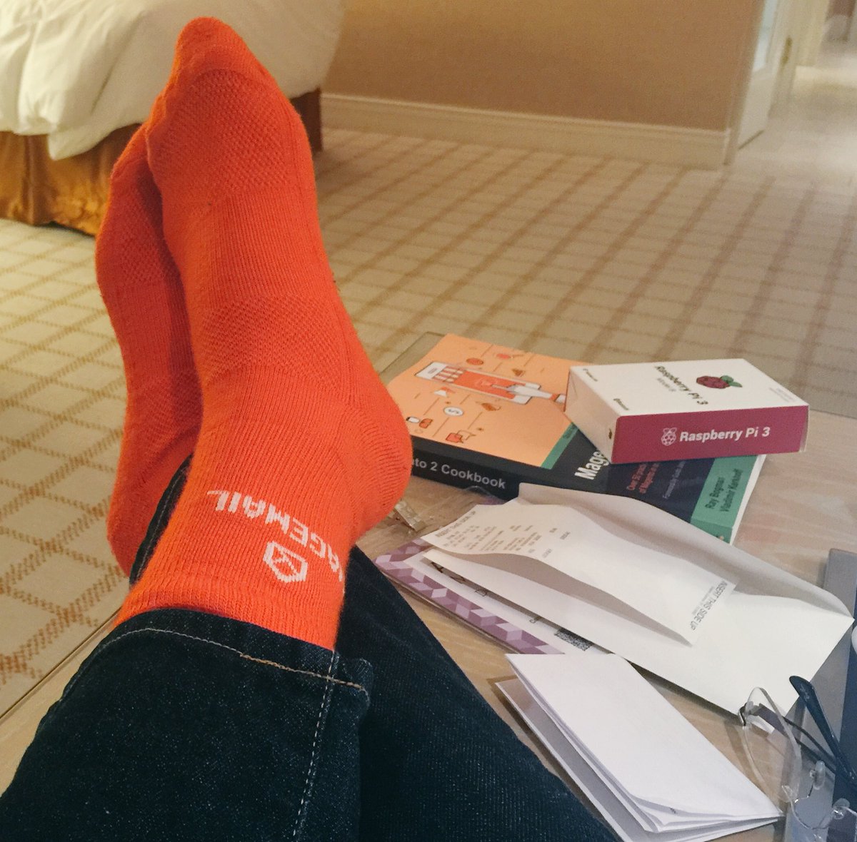 allanmacgregor: You cannot start #MagentoImagine without the proper socks, right @kalenjordan? https://t.co/LnADK12zKB