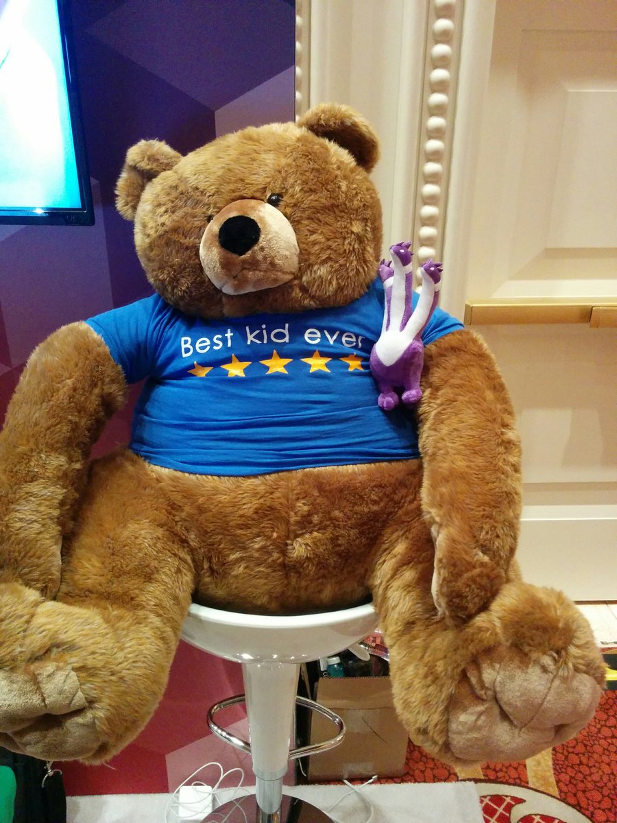 slieutaud: Ziggy is making friends. Meet #yotpo bear.n#MagentoImagine @akeneopim #ziggythehydra https://t.co/RepmH0nkZW