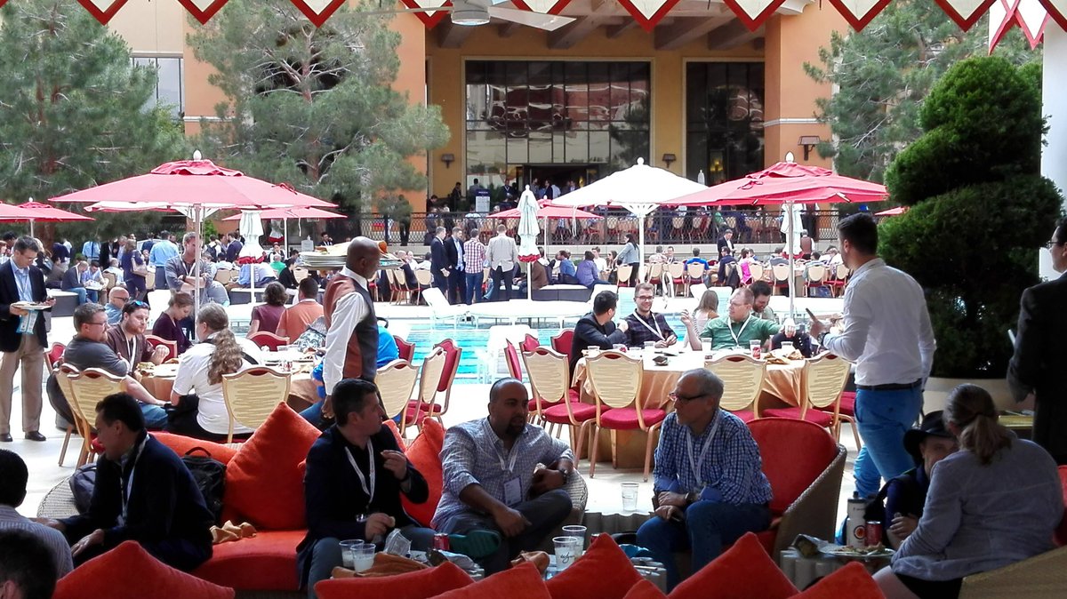 rojo_angel: Lunch time in #MagentoImagine Wow! https://t.co/svoCpt2azI