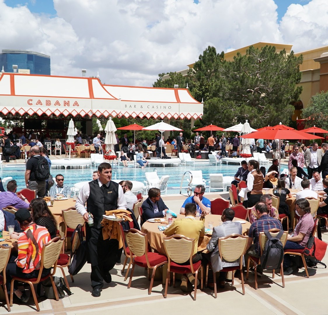 wejobes: It was a lovely lunch by the pool at #MagentoImagine https://t.co/7DdxCHoXJq