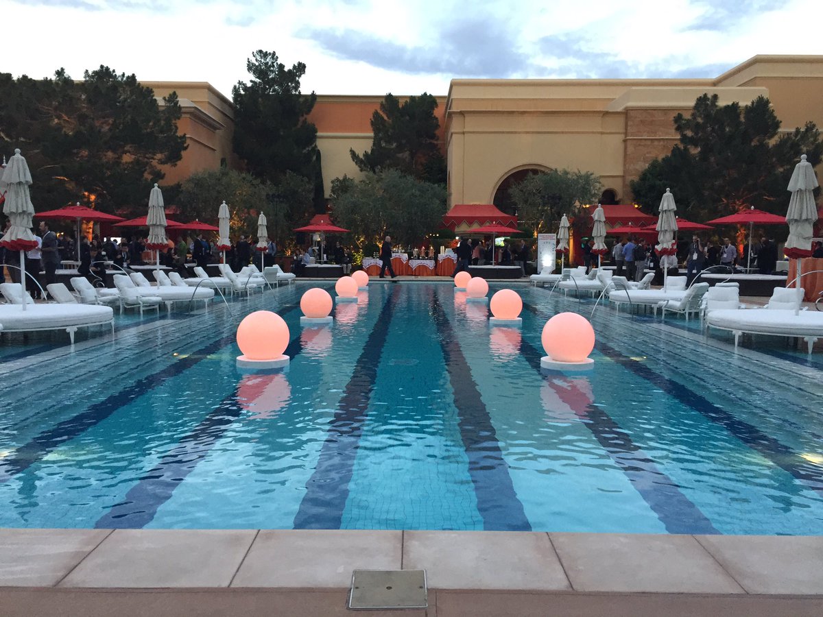 magento: Are you sitting poolside at the Opening Night Networking Event? #MagentoImagine https://t.co/4hqGmst4Mw