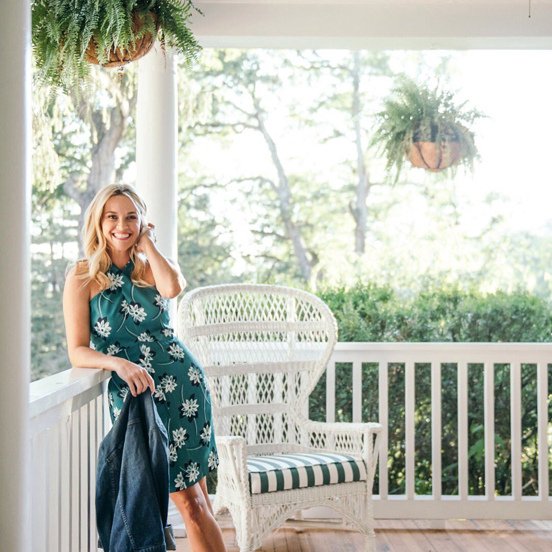 Spring mornings with @draperjames ☀️???????? (Pssst ... Also, a special surprise: https://t.co/UeCy3pEnuN ????) https://t.co/JmIiYliD1F