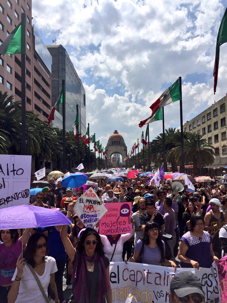 RT @valehamel: A purple spring is rising in Mexico -
Thousands took the streets fighting violence against women

#VivasNosQueremos https://…