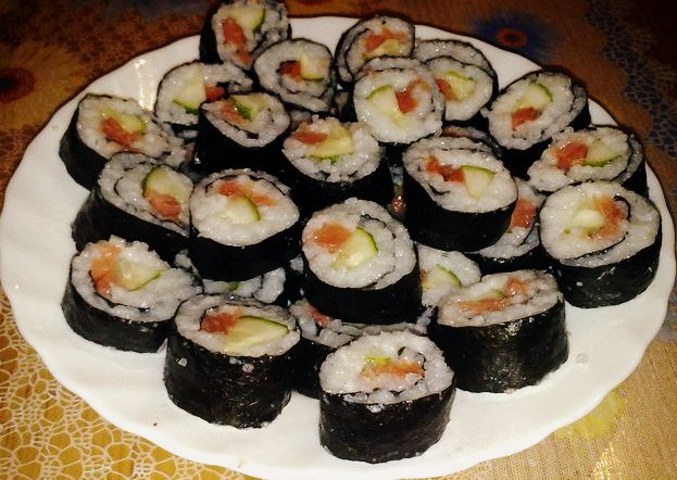 Смотреть как приготовить суши в домашних условиях