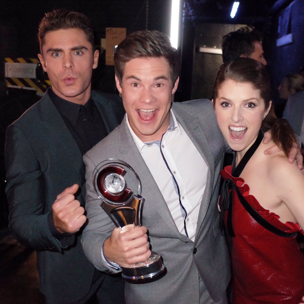 We done did it! Congrats to Anna & Adam for winning best comedy trio at @CinemaCon. #mikeanddaveneedweddingdates https://t.co/kM7mb7Lnui