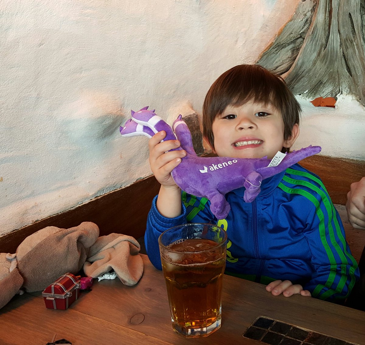 onestepcheckout: Thanks @akeneopim for making a little lad so happy #swag #omnichannel #Hydra #MagentoImagine 💜 Merci les gars! https://t.co/Qk44K6Jm3h