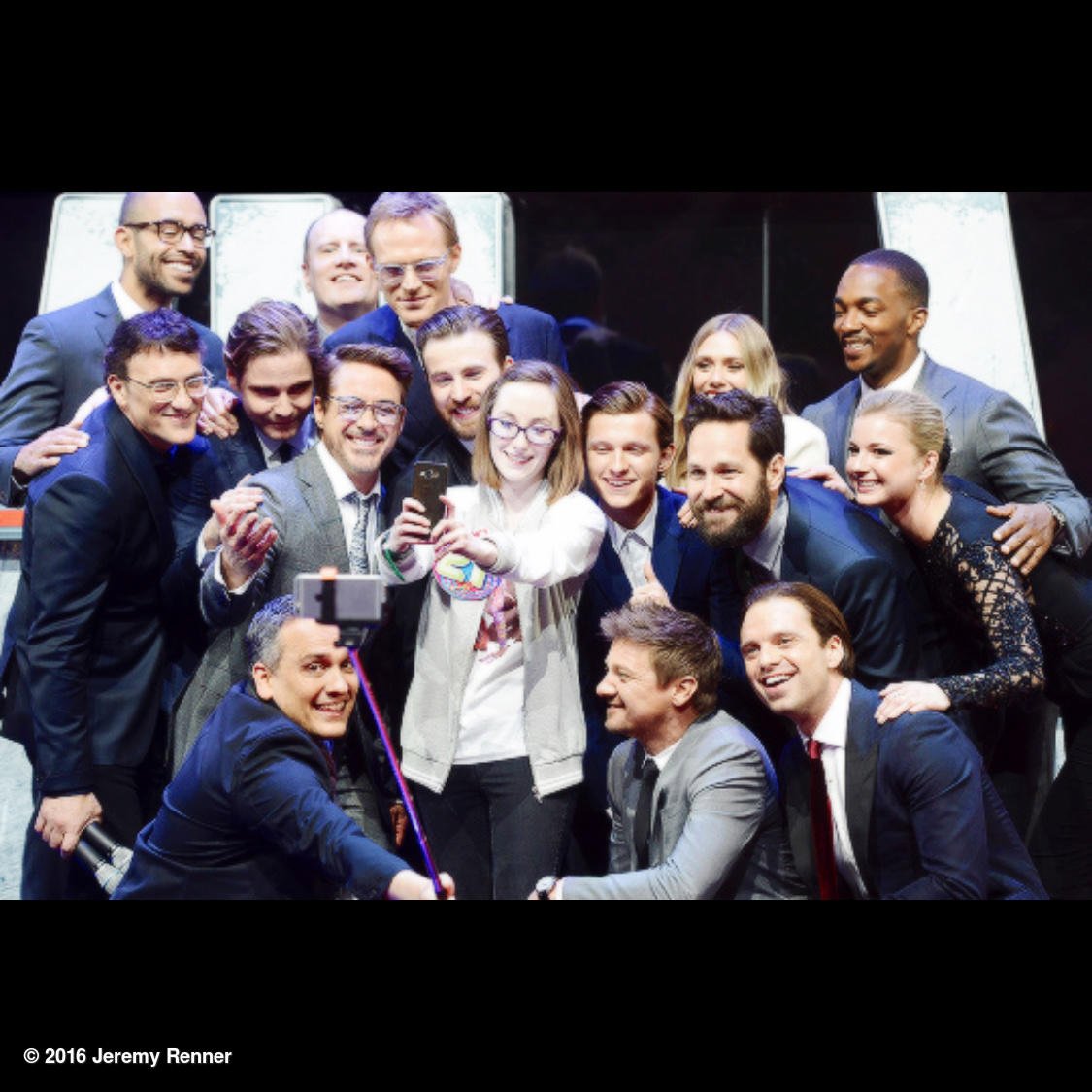 Group love for this birthday girl #london #presstour #civilwar #marvel. https://t.co/hW0q37K4xz