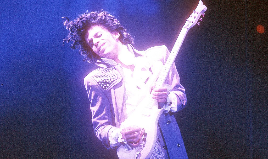 RT @RollingStone: Prince has died at the age of 57 https://t.co/owBclmFj9V https://t.co/lumGYBsHvD