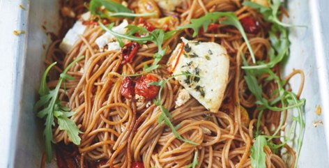 RT @TheHappyFoodie: It's time for a super lunch with @jamieoliver's Spaghetti Vine Tomatoes and Baked Ricotta https://t.co/xsl9M3LMyO https…