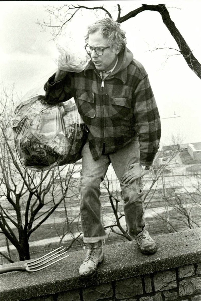 RT @ShaunKing: My kids asked me if Bernie used to be homeless when they saw this!! 

No. He was doing a community cleanup. https://t.co/7Fr…