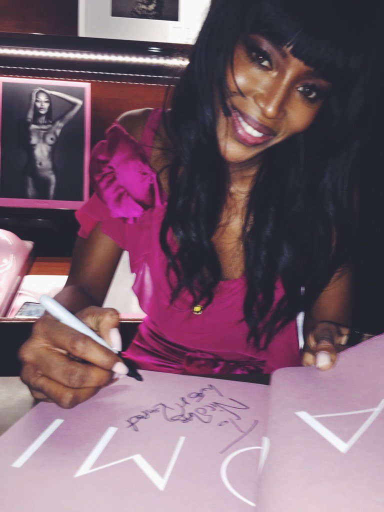 RT @NBerggruen: @NaomiCampbell never ceases to amaze! Congratulations on a beautiful book. ???? #Naomi #fashion #book @TASCHEN https://t.co/gd…
