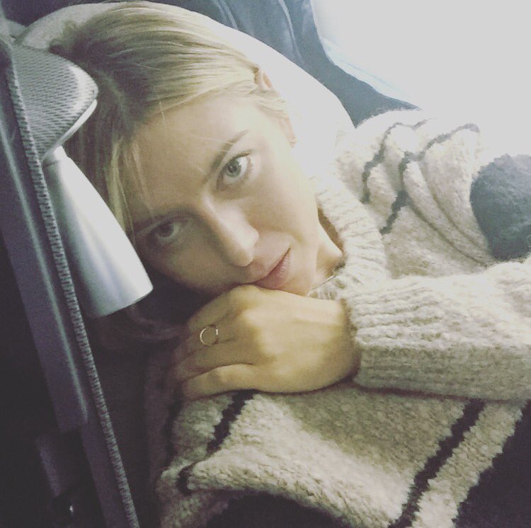 Forgot what a 6am flight feels like! Hair or make up not an option, that's what filters are for.  #NYC #MetGala https://t.co/M6xbV81jUi