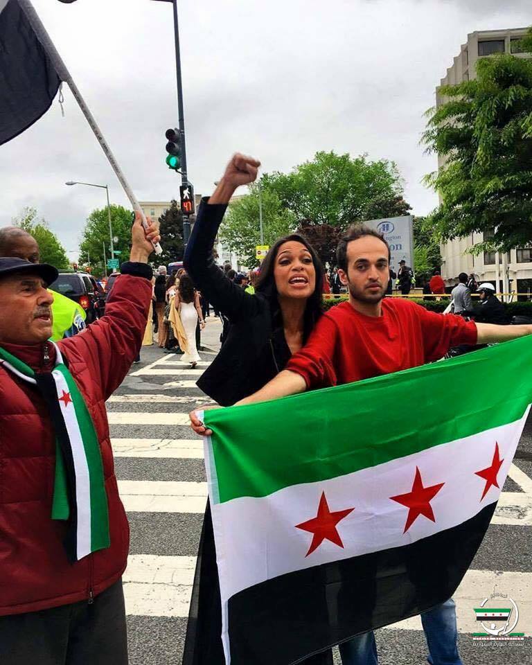 RT @RevolutionSyria: Actress @rosariodawson protesting in solidarity with Aleppo in Washington D.C. today. #AleppoIsBurning
Thank you https…