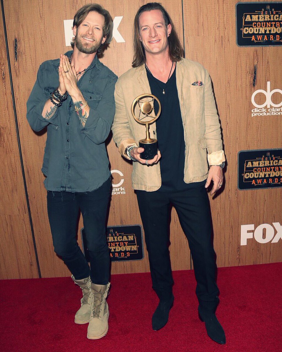 RT @FLAGALine: #thankful for the most amazing fans ???????? #humbling night at the #ACCAS https://t.co/cOSxWrPTyZ