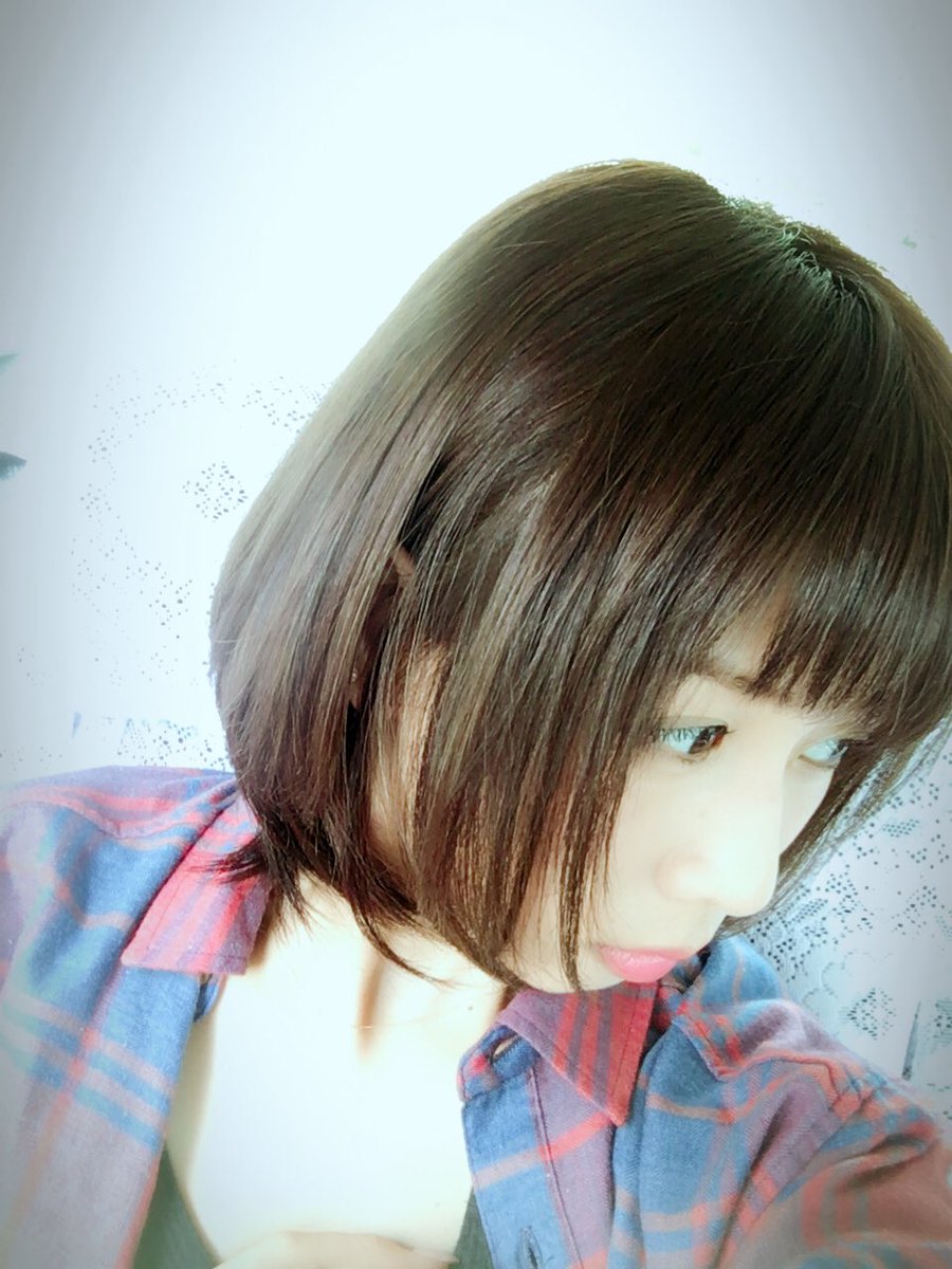 ボーイッシュなヘアスタイルの大家志津香