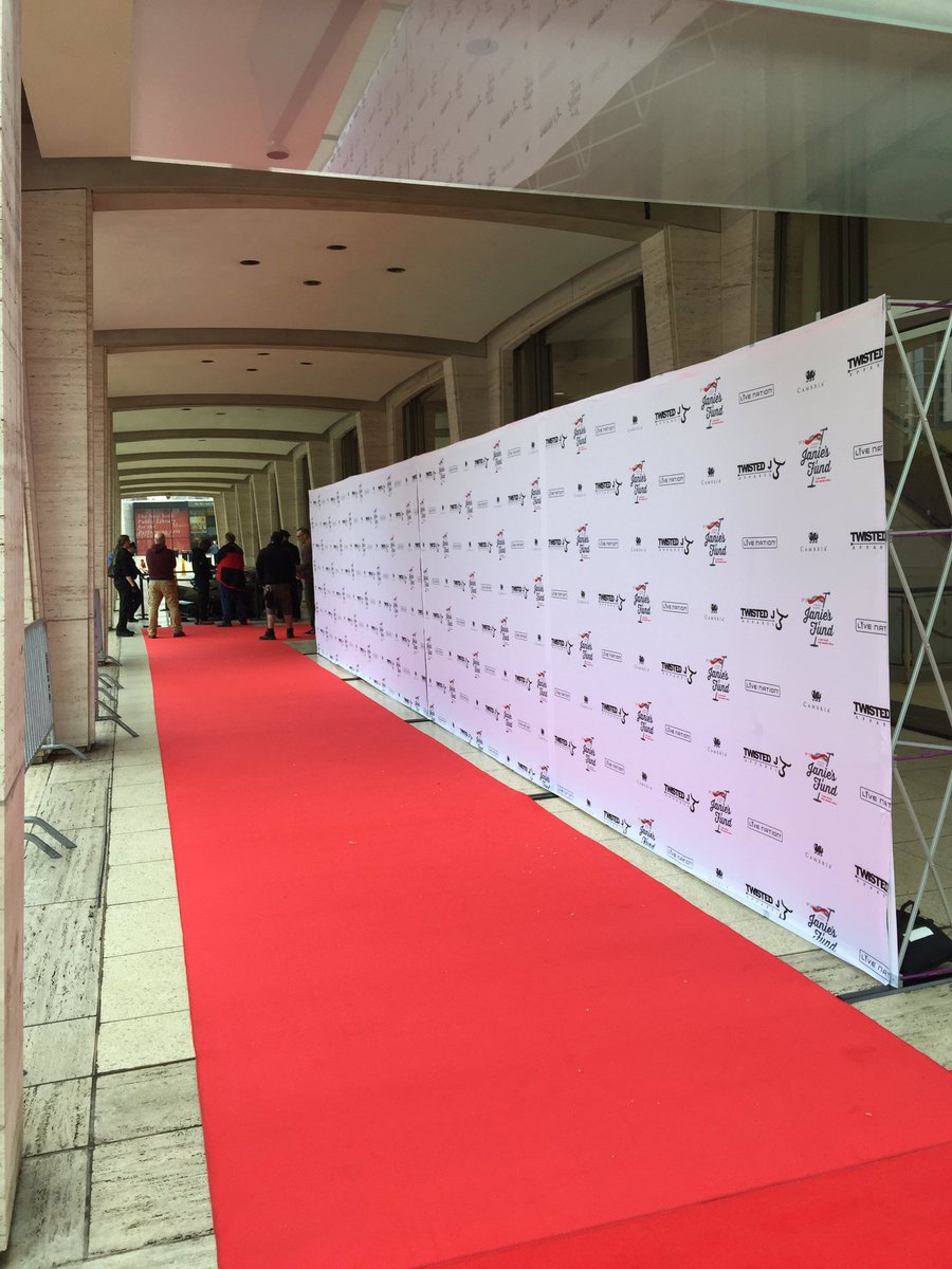 RT @JaniesFund: Rolling out the #redcarpet for @IamStevenT's concert benefiting #JaniesGotaFund https://t.co/A4ymZkO7BR