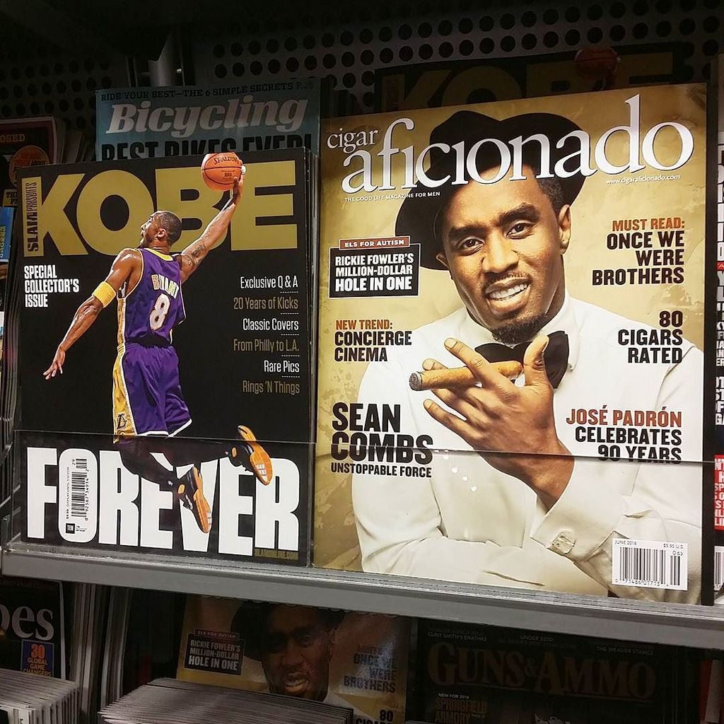 RT @Daydog: Print Lives!! @kobebryant and @iamdiddy shining on the racks. Finally saw some brothers on printed covers in the ai… https://t.…