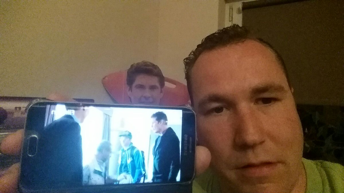 RT @ThomasKWalk: @DavidHasselhoff watching #HoffTheRecord in Germany on my smartphone. RIP David Hasselhoff;-) https://t.co/sRuLZKamUD