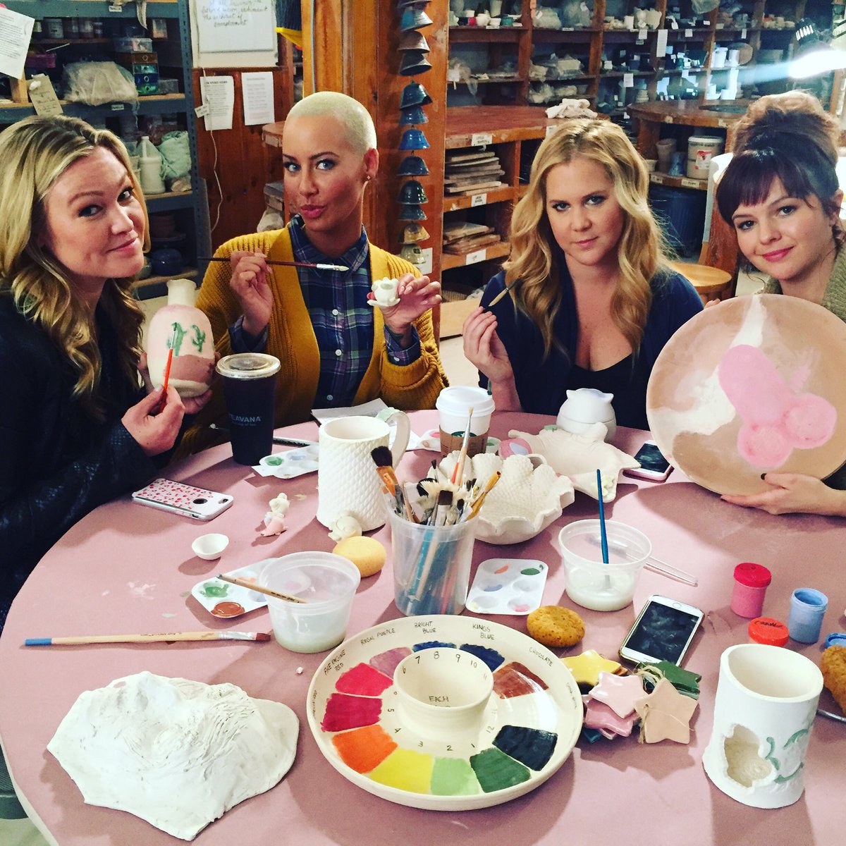 Tonight on #InsideAmy at 10 on @ComedyCentral @DaRealAmberRose @ambertamblyn @MissJuliaStiles https://t.co/HRI7UxAIPS