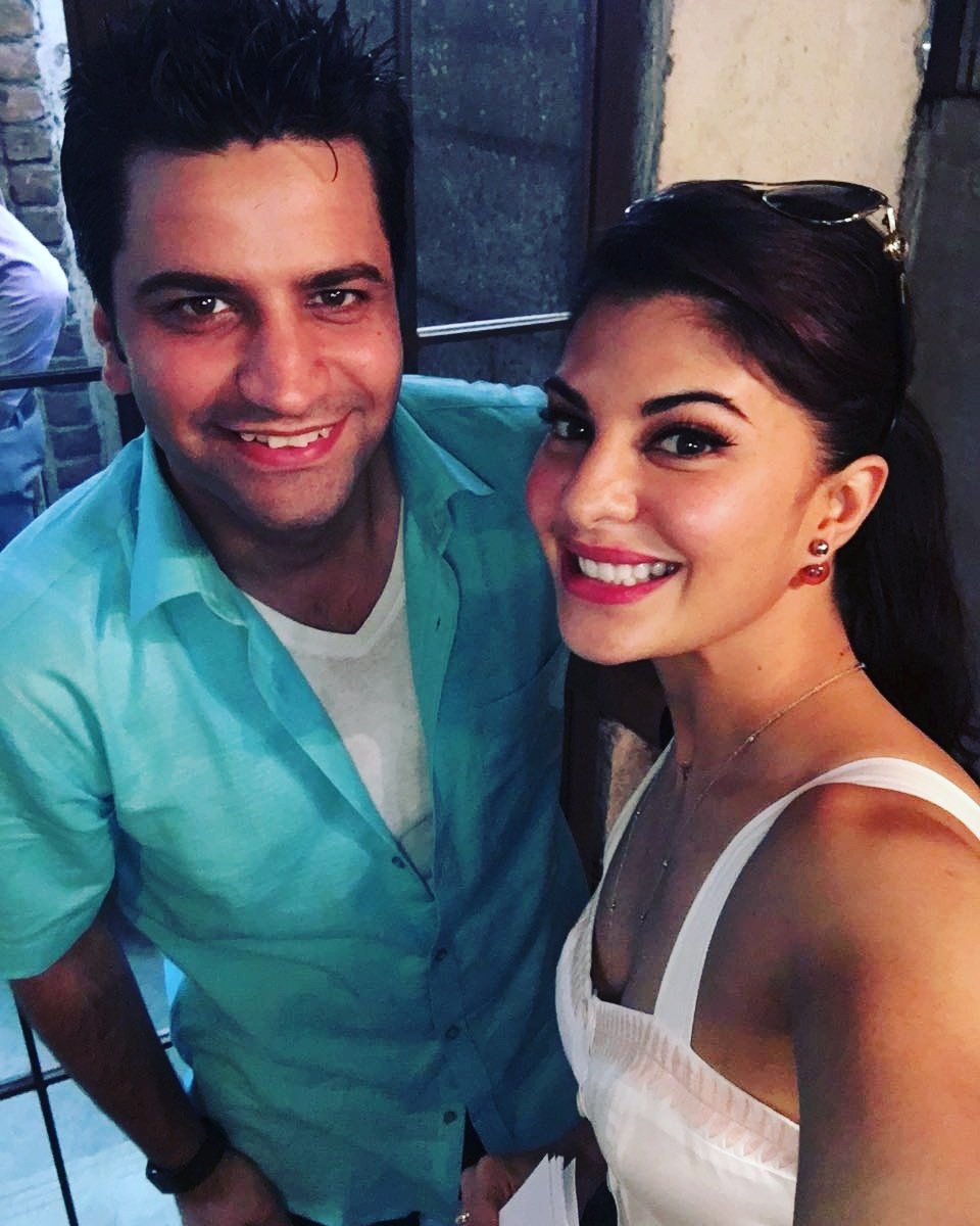 RT @ChefKunalKapur: Selfie done :) Are you ready to cook @Asli_Jacqueline? #foodrevolution @jamieoliver https://t.co/9wEA8Cj5C1