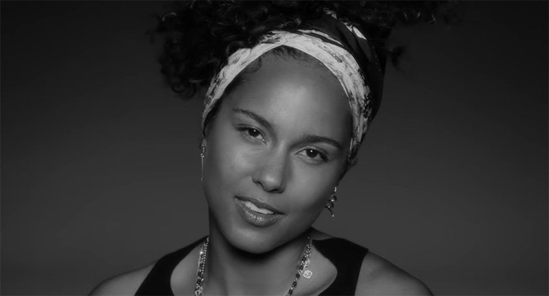 RT @RapUp: Video: Alicia Keys - 'In Common' https://t.co/cEhyQJbwpH https://t.co/61iA5yMU79