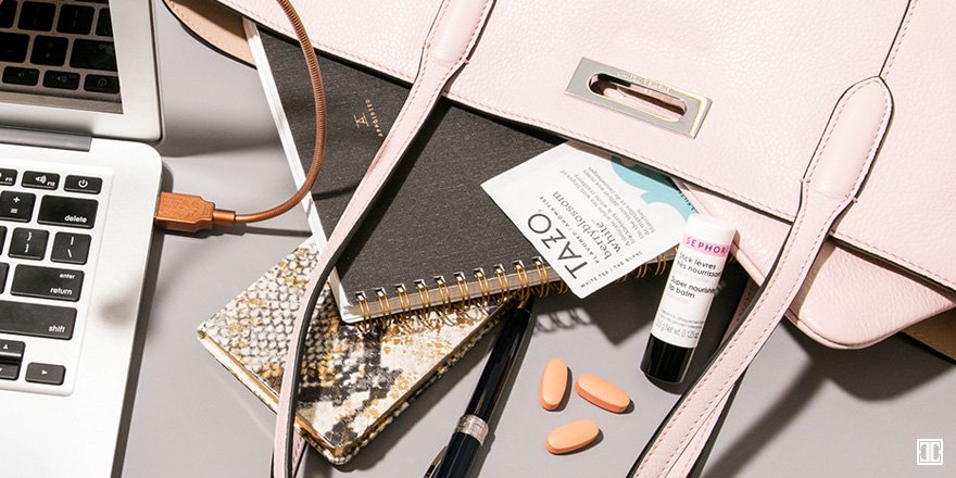 Peek inside an on-the-go #entrepreneur's bag: https://t.co/7zW7NIL3MJ #bagspill #womenwhowork @thebrandgirls_ https://t.co/Whjp0wsx17