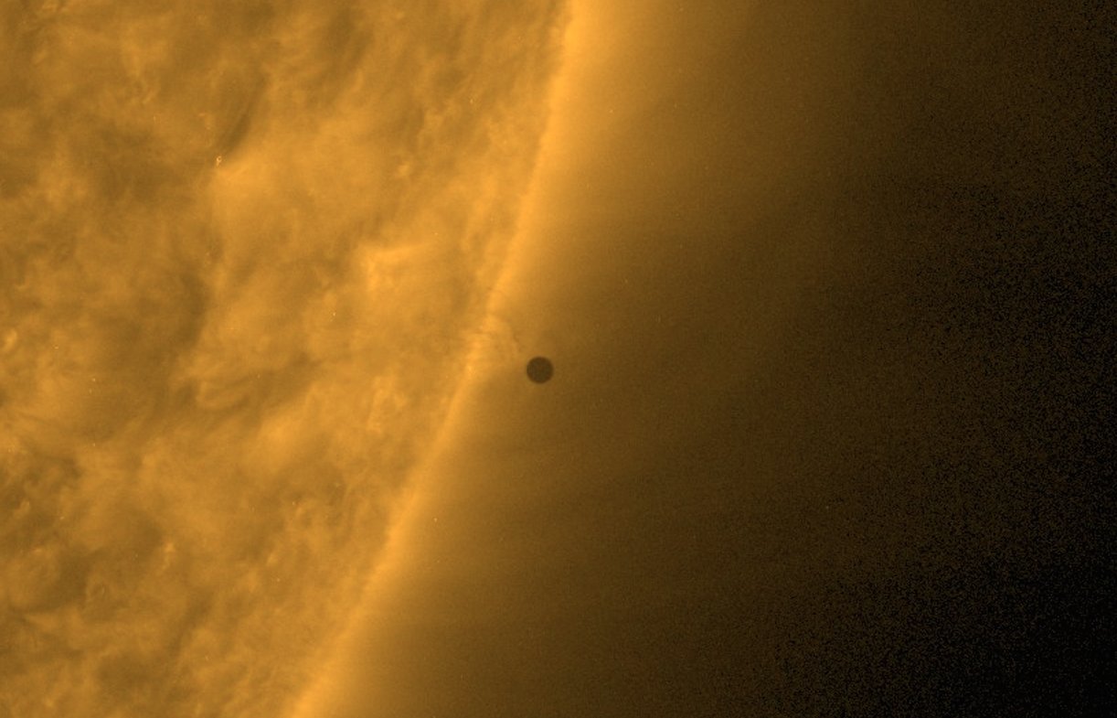 Imagen del Sol y Mercurio al finalizar el tránsito (18:56 - UTC) https://t.co/XHuwjdg6Yr