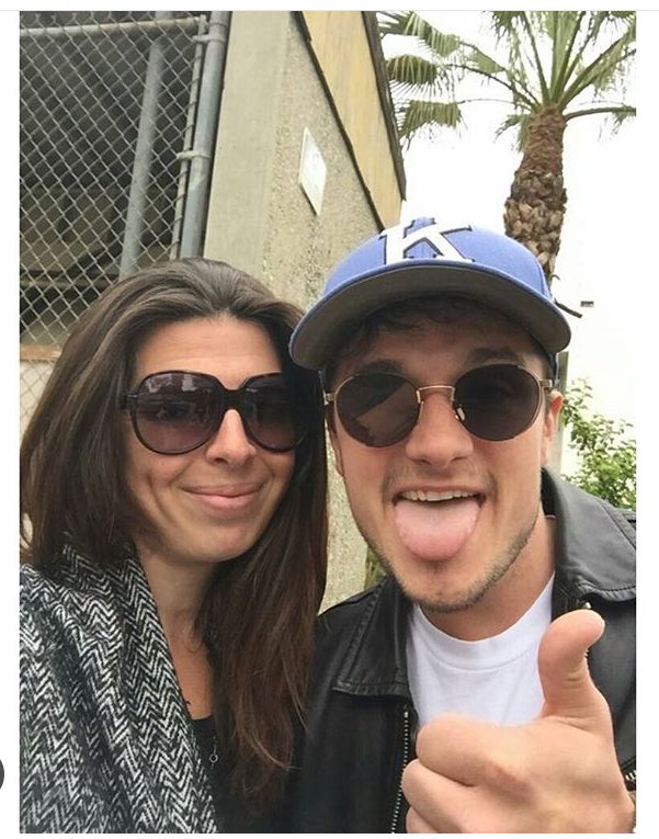 RT @People4Bernie: Josh Hutcherson showed up to UCLA to show some love to his Bernie fans. This is how you #FeelTheBern ( @jhutch1992 ) htt…