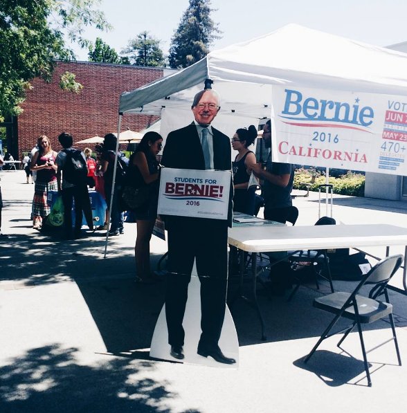 RT @People4Bernie: REGISTER ALL THE STUDENTS, California! #caprimary https://t.co/beEZuS5RQK