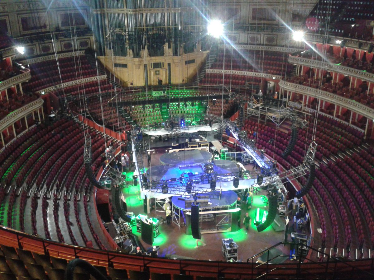 RT @RoyalAlbertHall: It's @iamwill show day! These guys have been been building since 2am for today's #aneedanightout shows. https://t.co/Z…